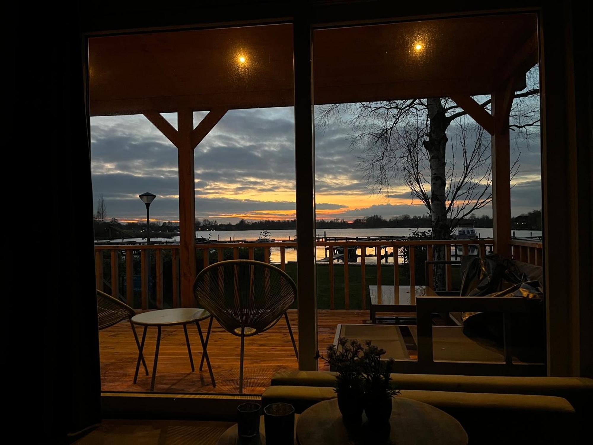 Camping Kleine Belterwijde, Wiede Lodge Met Uitzicht Over Het Water Экстерьер фото