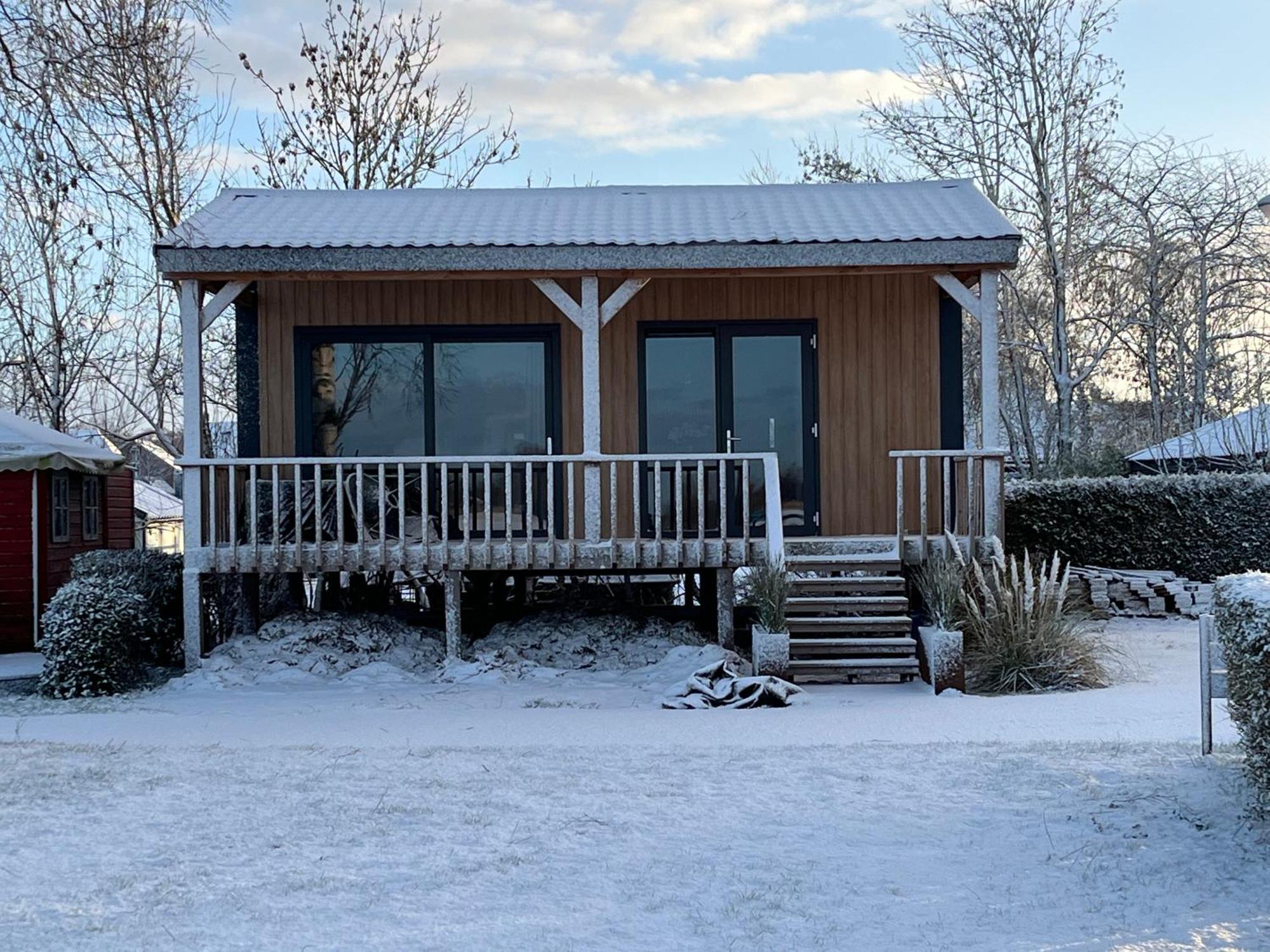 Camping Kleine Belterwijde, Wiede Lodge Met Uitzicht Over Het Water Экстерьер фото